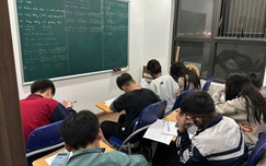 Chặn dạy thêm biến tướng: Phụ huynh đề nghị cung cấp đường dây nóng và kiểm tra chéo