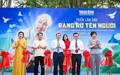 Ứng dụng công nghệ hiện đại trong triển lãm ảnh "Rạng rỡ tên Người" mừng sinh nhật Bác