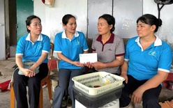 Phụ nữ Quảng Ninh kịp thời sẻ chia, hỗ trợ người dân sau bão số 1