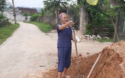 Cả xã hiến đất làm đường nông thôn mới