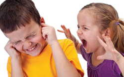 Ứng xử của bố mẹ khi trẻ bị bắt nạt ở trường mầm non