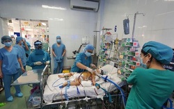 Bé gái hơn 2 tuổi bị tím tái, suy kiệt do mắc bệnh hiếm gặp