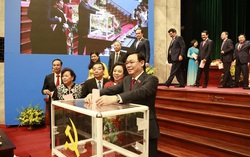 Thường vụ Thành ủy Hà Nội có 25% Ủy viên nữ, ông Vương Đình Huệ tái đắc cử Bí thư