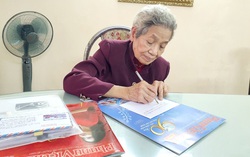 Nữ cựu chiến binh dành tiền lương ủng hộ chị em miền Trung bị ảnh hưởng lũ lụt