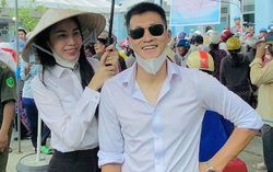 Thủy Tiên trở lại miền Trung cùng Công Vinh, tận tay trao tiền cho người dân vùng lũ