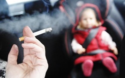 Phạt nặng hành khách lén hút thuốc lá trên máy bay 