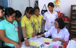 Ưu tiên chăm sóc sức khỏe sinh sản cho nữ công nhân lao động