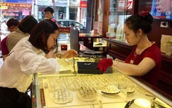  Vàng tuột mất 30 USD trong một đêm, có nên mua vào?