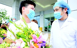 Chuyên gia lý giải vì sao nam sinh âm tính sau 1 ngày dương tính với COVID-19