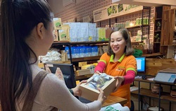 Đồ ăn lên set quà tặng thầy cô ngày Nhà giáo Việt Nam