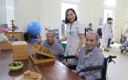 Người cao tuổi và các bệnh lý gây suy giảm chức năng cơ thể