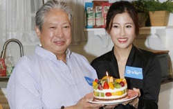 Từng là ngôi sao huyền thoại, "ông béo làng võ" Cbiz giờ phải chống gậy khi đi lại