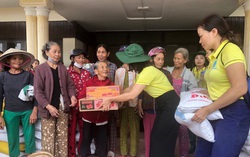 Phụ nữ Chí Linh trao tặng hơn 900 triệu đồng cho phụ nữ, trẻ em vùng lũ 