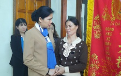 Chủ tịch Hội LHPN Việt Nam thăm hỏi thân nhân liệt sĩ, phụ nữ, trẻ em bị ảnh hưởng bởi bão lụt ở Quảng Trị