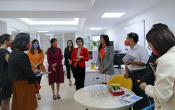 Trao đổi kinh nghiệm hoạt động của Văn phòng Dịch vụ một điểm đến cho người dễ bị tổn thương