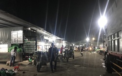 Hà Nội: Chợ nông sản tự phát, nguy cơ gây ô nhiễm môi trường, mất an ninh, trật tự