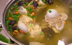 Ăn nước canh xương, canh gà hay canh cá tốt hơn? Nhiều người đã ăn sai canh suốt nhiều năm