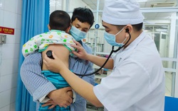 Xuyên đêm cấp cứu cho bé 2 tuổi bị đuối nước