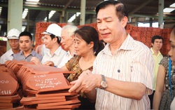 Anh hùng lao động Nguyễn Quang Mâu nhận danh hiệu Tiến sĩ danh dự của Viện Đại học Kỷ lục Thế giới