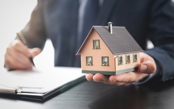 Dù không giữ chức vụ nhưng 13 ngạch công chức, chức danh sau phải kê khai tài sản