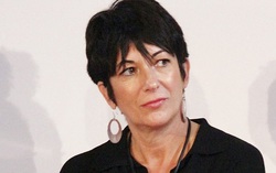 Tú bà nước Mỹ Ghislaine Maxwell bị tòa án từ chối cho tại ngoại, đối mặt với 35 năm tù