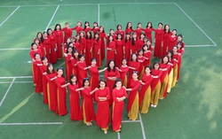 Hơn 8.000 phụ nữ Tây Nguyên thướt tha đồng diễn áo dài