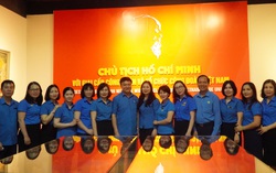 Rưng rưng khi tới xem phòng trưng bày về Bác Hồ
