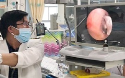 Ăn dặm cháo lươn, bé gái 7 tháng tuổi suýt nguy kịch