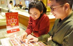 Thị trường trong nước "đi ngang" dù giá vàng thế giới tăng trở lại