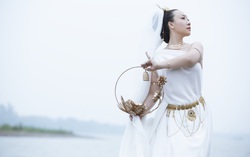 Sao Mai Hiền Anh hóa thân thành tôn giả nhà Phật