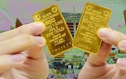 Vàng lao dốc phiên đầu tuần xuống ngưỡng kháng cự 1.700 USD/Ounce, thị trường trong nước có phiên điều chỉnh nhẹ 