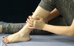 Biện pháp xử lý khi thường xuyên bị chuột rút về đêm