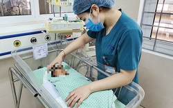 Mẹ vứt bỏ con mới sinh: Trong bất cứ hoàn cảnh nào đều bị lên án