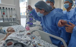 Phó Chủ tịch nước thăm Trúc Nhi - Diệu Nhi sau ca phẫu thuật tách bé gái song sinh dính liền