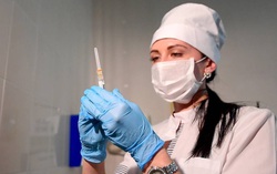 Nga sắp thành nước đầu tiên phê chuẩn vaccine ngừa Covid-19