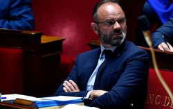 Thủ tướng Pháp Edouard Philippe cùng các thành viên nội các từ chức