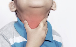 2 biến chứng nguy hiểm của bệnh bạch hầu khiến trẻ có thể tử vong trong thời gian ngắn