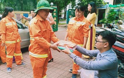 Tặng áo dài, bán hàng bình ổn tại “Ngày hội nữ công nhân”