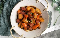 Trời mưa lạnh, nấu ngay món bò kho khoai tây rất đưa cơm