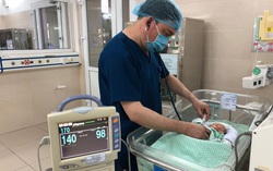 Nữ sinh viên bỏ rơi con trong khe tường sẽ bị xử lý như thế nào ?