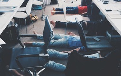 KTS Nhật đánh giá cao cách "chợp mắt" thông minh của giới công sở Việt