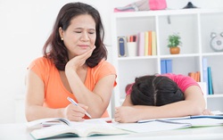 Bố mẹ vô tình dạy con cư xử ích kỷ