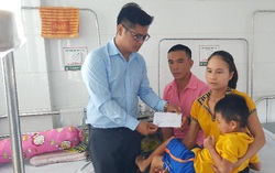 Báo PNVN thăm và tặng quà bé trai 7 tuổi ở Hà Tĩnh bị xe tông nguy kịch