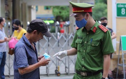 Hà Nội: Xử phạt gần 700 trường hợp không đeo khẩu trang nơi công cộng