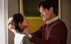 Đang yên lành chồng bỗng tát tôi cháy má, lôi xềnh xệch vào phòng tiết lộ điều kinh khủng