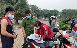Không đeo khẩu trang nơi công cộng, những ai có thẩm quyền xử phạt?