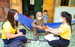 Trả lương hưu tại nhà với địa bàn có nguy cơ cao dịch Covid-19