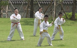 Lan tỏa thông điệp “#Stay strong” bằng Taekwondo giữa mùa dịch