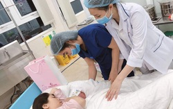 Hạnh phúc khi con chào đời vào thời khắc giao thừa