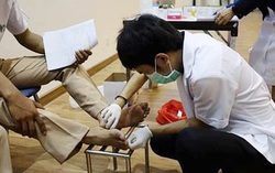 Phát minh tất chống hôi chân bằng tráng phủ nano oxit kẽm